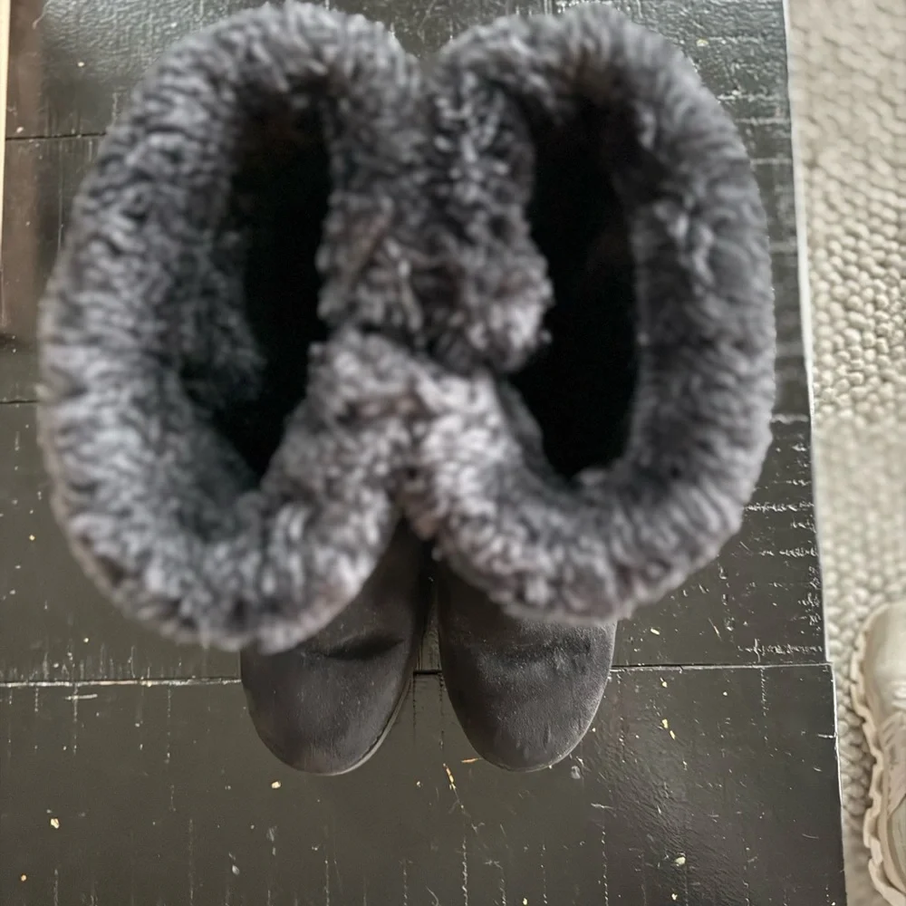 Girls Size 2 Black Faux Fur Lined Boots Cat & Jack